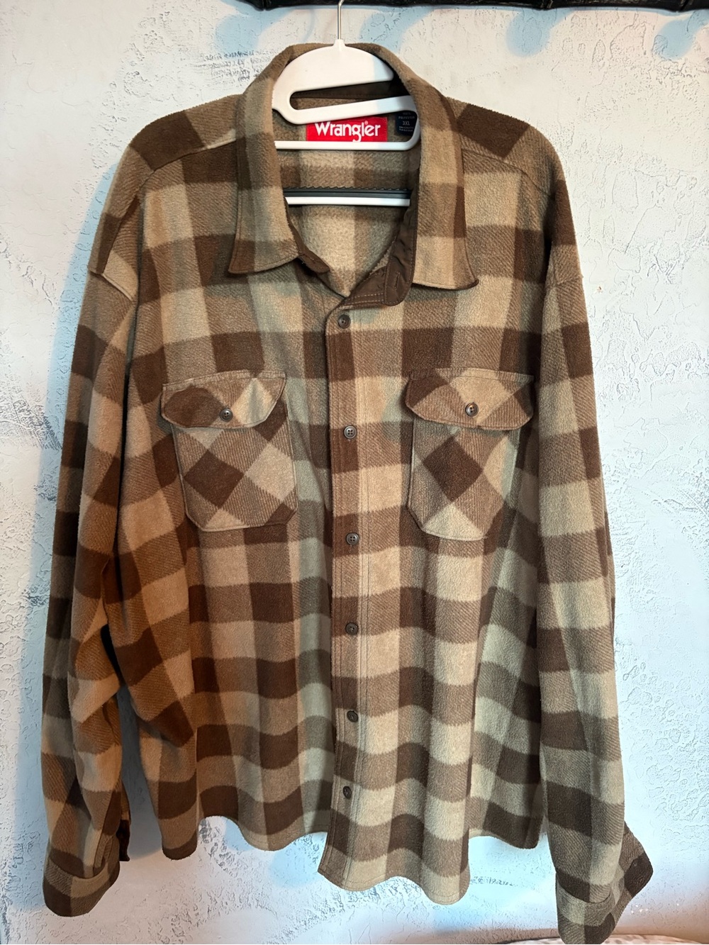 Wrangler Brown and Tan Plaid Button-Down Shirt